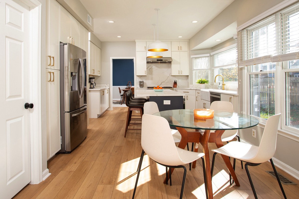 Stacks Image 2016300