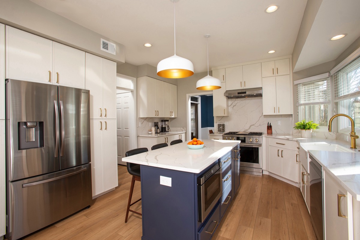 Stacks Image 2016302